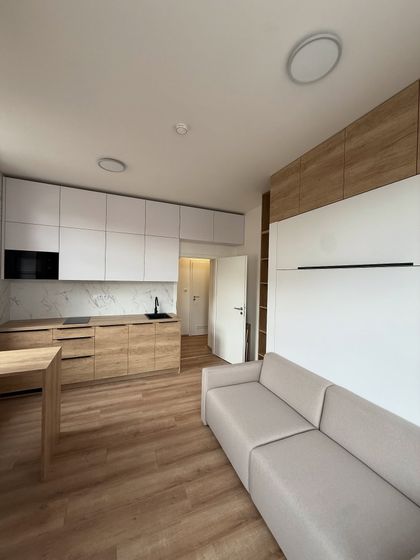 Řešení úložného prostoru, zároveň spaní a vaření v jedné místnosti v maličkaté místnosti a celkově v maličkaté garsonce?